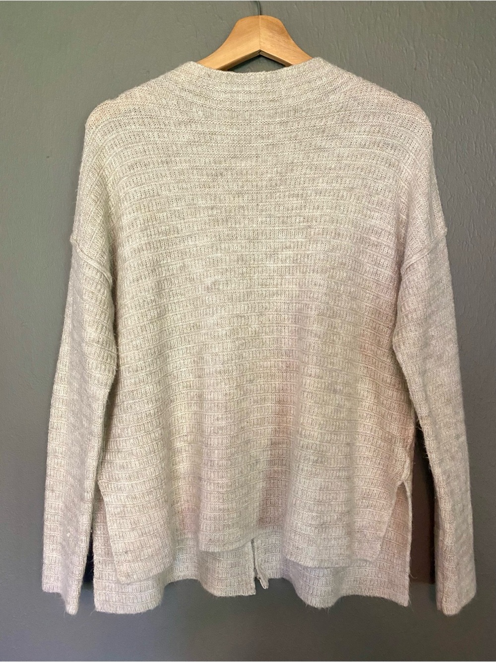 BKE Zip-Back High-Low Knit Sweater Cream Beige Medium